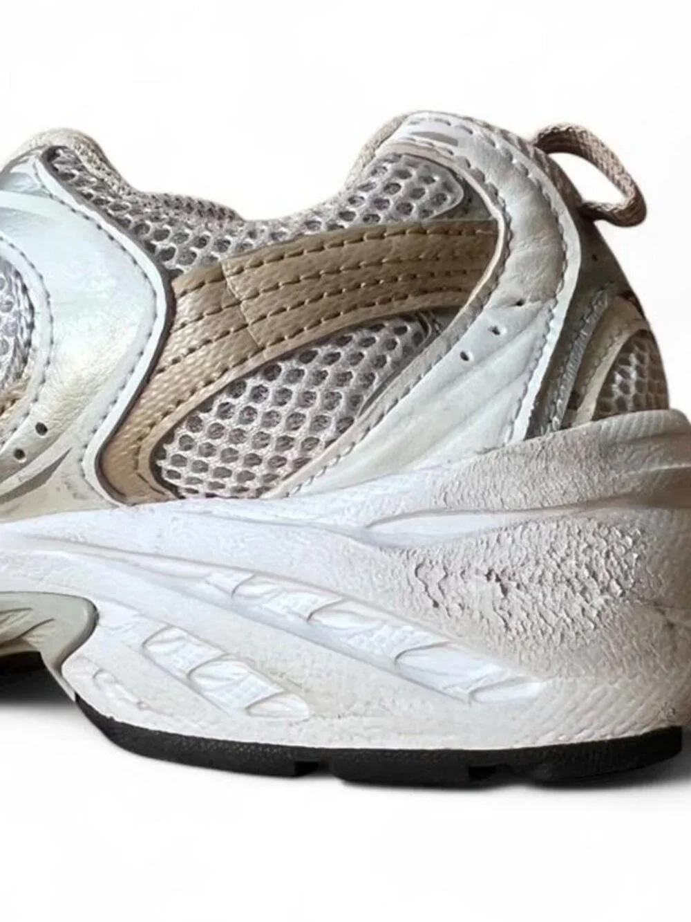 New Balance 530 white silver and beige sneakers size women's 6